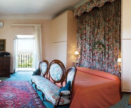 Palazzo Dalla Casapiccola Bed & Breakfast Macerata Bagian luar foto