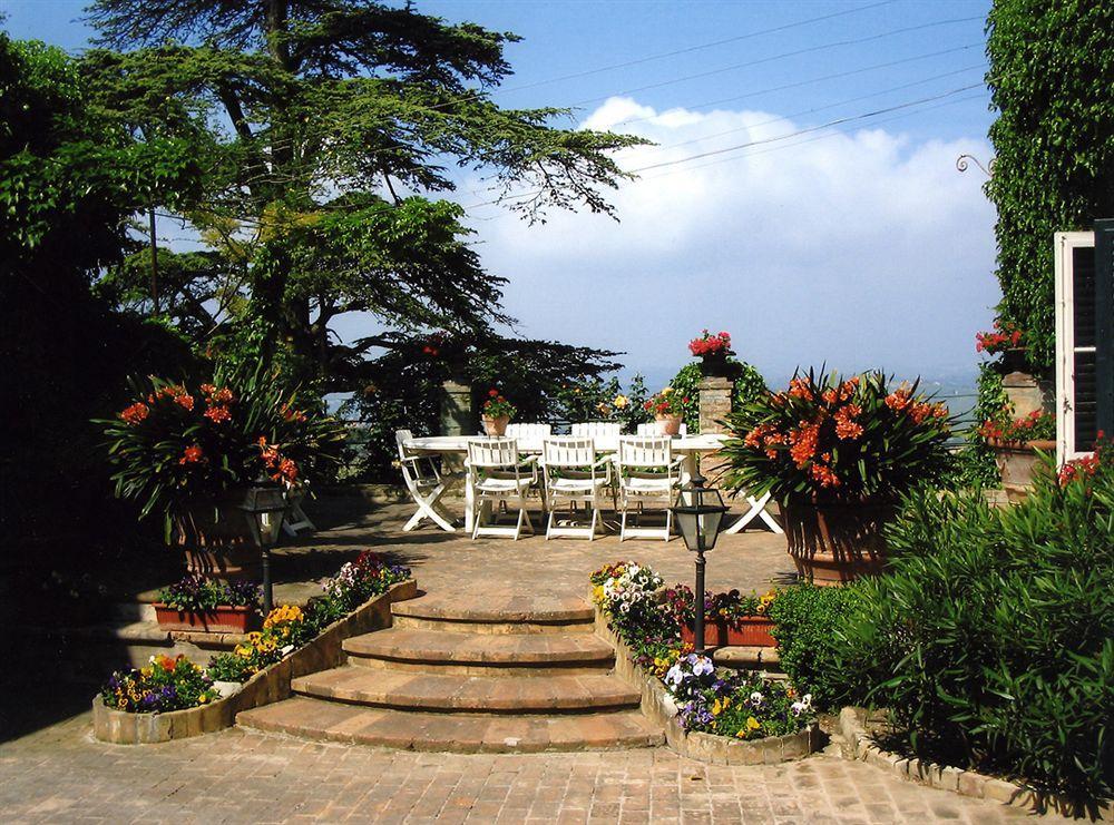 Palazzo Dalla Casapiccola Bed & Breakfast Macerata Bagian luar foto